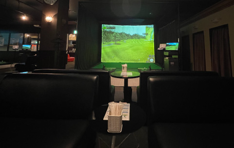 みんなでワイワイ飲食ＯＫ！お酒を飲みながらの
						プレイも可能！